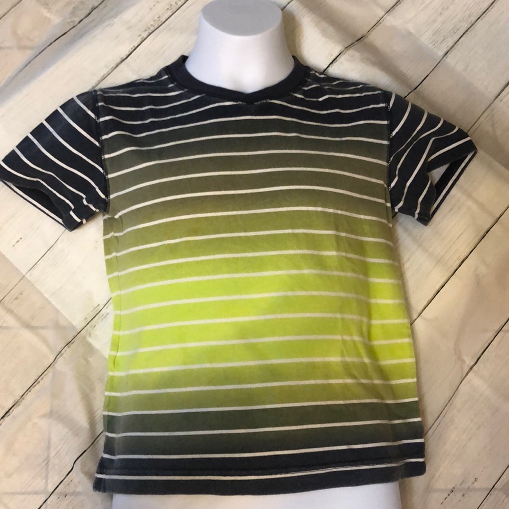V-neck cotton t-shirt